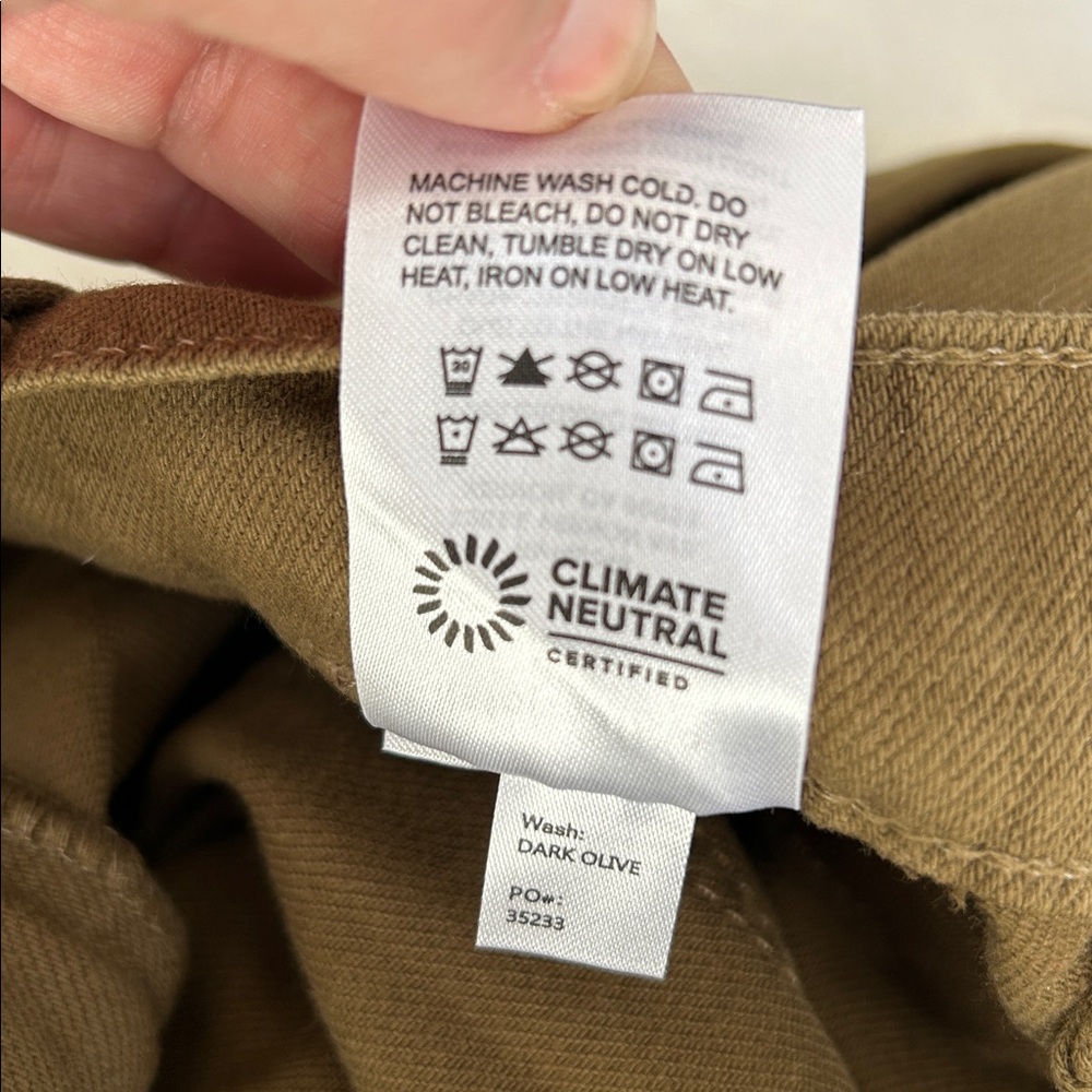 NWOT - REFORMATION ‘Landy’ Wide Leg Cargo Jeans in Dark Olive - Picture 5 of 9